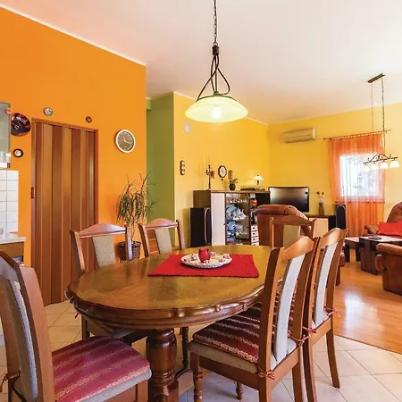 Holiday home Three-bedroom Holiday In Pula