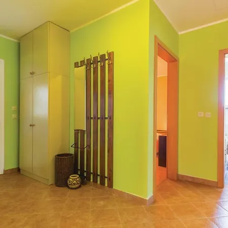 Holiday home Three-bedroom Holiday In