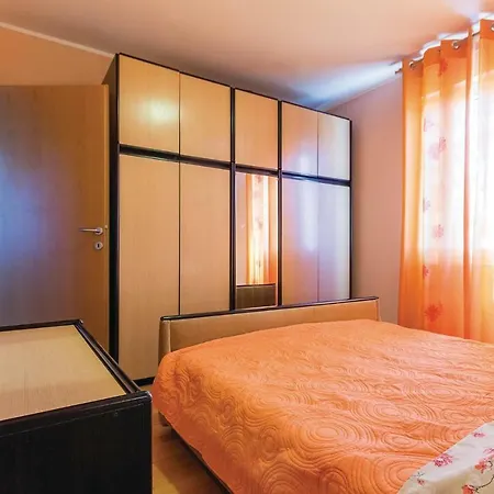 Three-bedroom Holiday In Vakantiehuis *