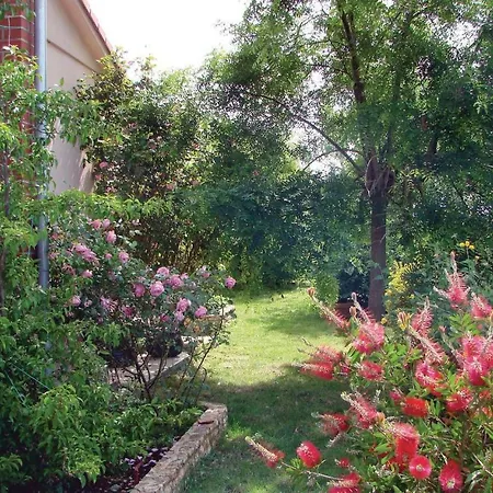Three-bedroom Holiday In * Pula