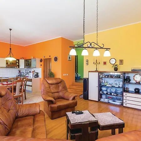 Three-bedroom Holiday In Vakantiehuis